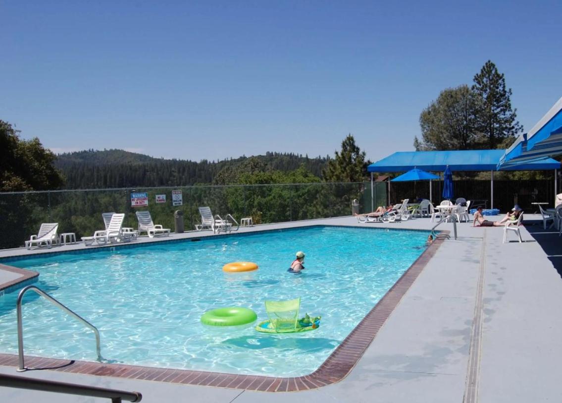 Breckenridge Chalet Near Yosemite. Dog Friendly! グローヴランド エクステリア 写真